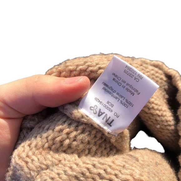 Aritzia TNA 100% Lambswool Cardigan Knit Sweater Medium - Picture 4 of 8